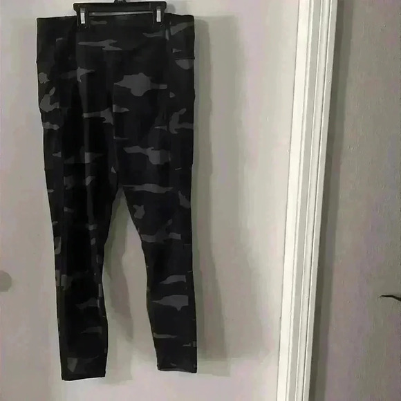 Athleta High Rise Chit Chat Tight - Picture 3 of 14